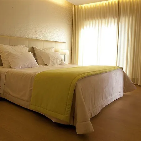 Laurus Hotel