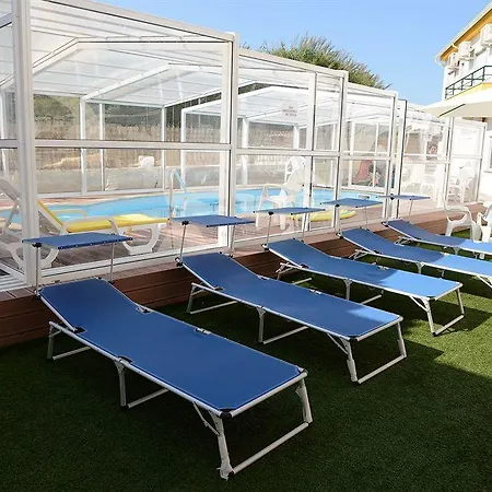 Laurus Hotel