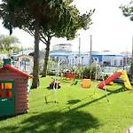 Laurus Ξενοδοχείο 2*