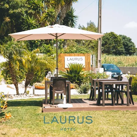 מלון Laurus