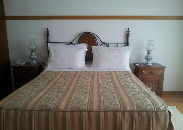 Laurus לוריניה