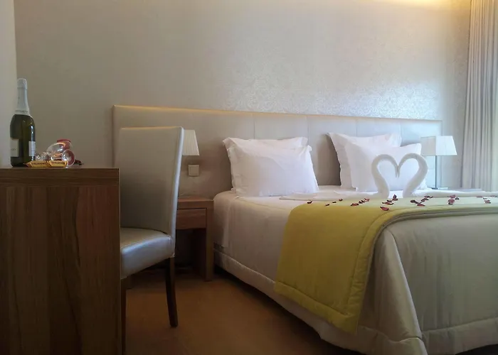 Laurus Hotel 2*